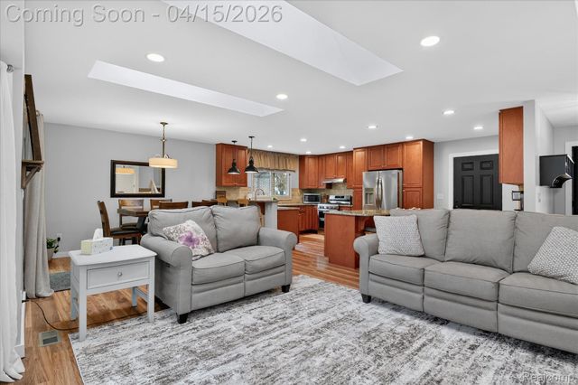 45459 Brunswick Drive, Canton Charter Township, MI 48187