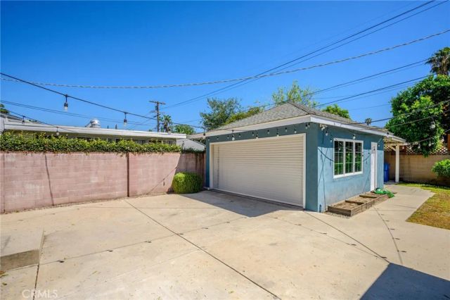 6438 Densmore, Van Nuys, CA 91406