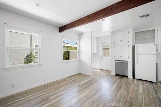 6438 Densmore, Van Nuys, CA 91406
