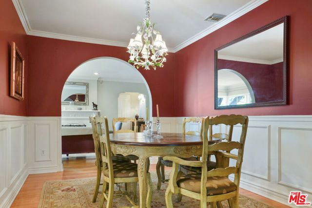 4648 Columbus Avenue, Sherman Oaks, CA 91403
