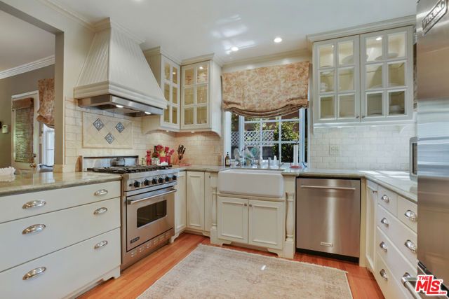 4648 Columbus Avenue, Sherman Oaks, CA 91403