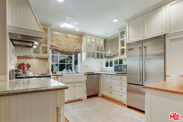 4648 Columbus Avenue, Sherman Oaks, CA 91403