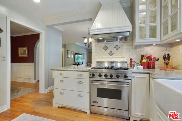 4648 Columbus Avenue, Sherman Oaks, CA 91403