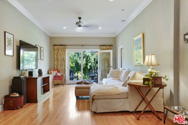 4648 Columbus Avenue, Sherman Oaks, CA 91403