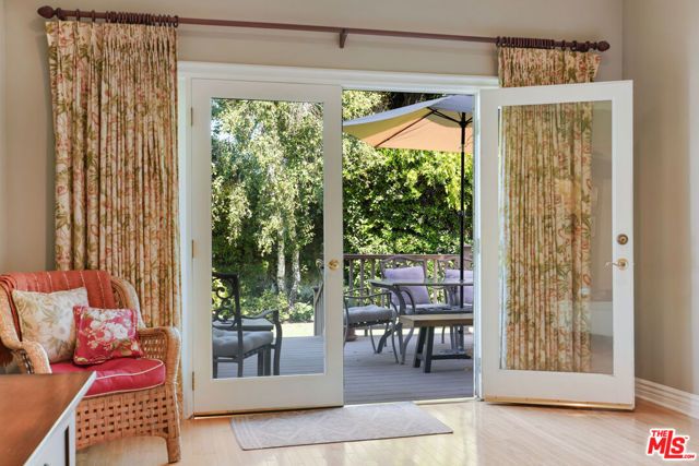 4648 Columbus Avenue, Sherman Oaks, CA 91403
