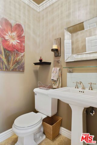 4648 Columbus Avenue, Sherman Oaks, CA 91403