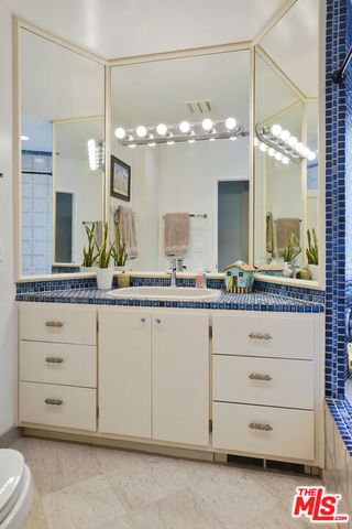 4648 Columbus Avenue, Sherman Oaks, CA 91403