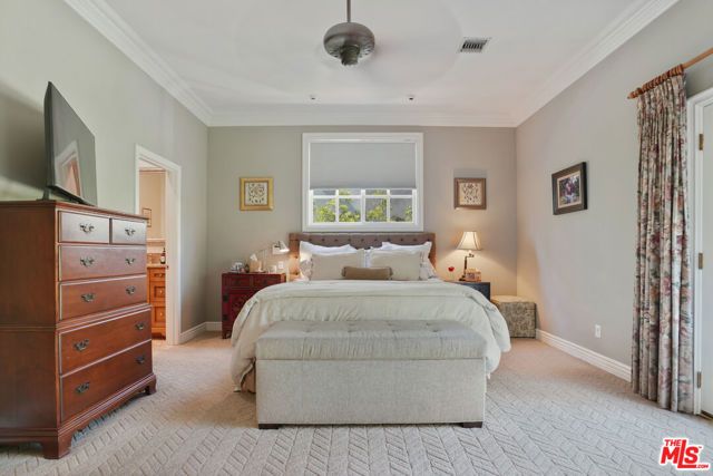 4648 Columbus Avenue, Sherman Oaks, CA 91403