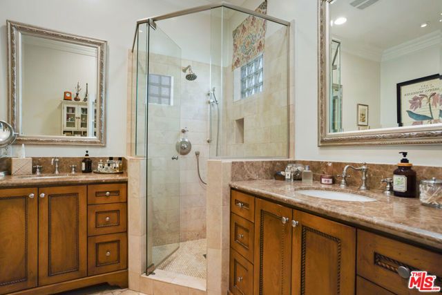 4648 Columbus Avenue, Sherman Oaks, CA 91403