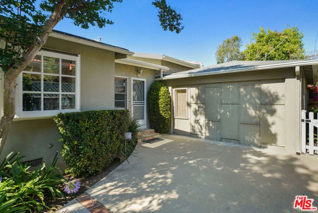 4648 Columbus Avenue, Sherman Oaks, CA 91403