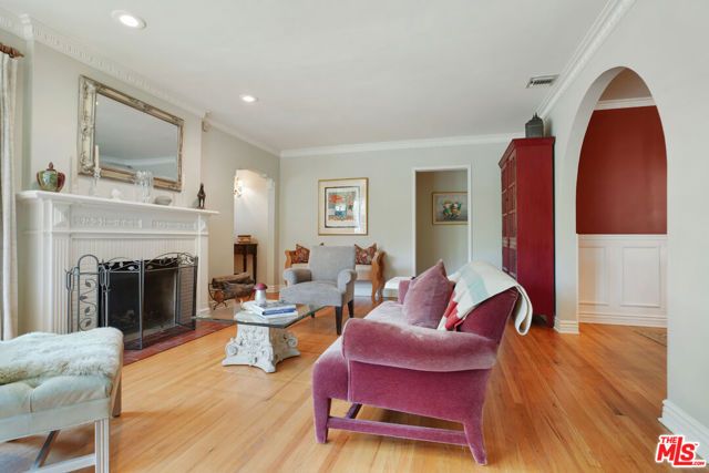 4648 Columbus Avenue, Sherman Oaks, CA 91403