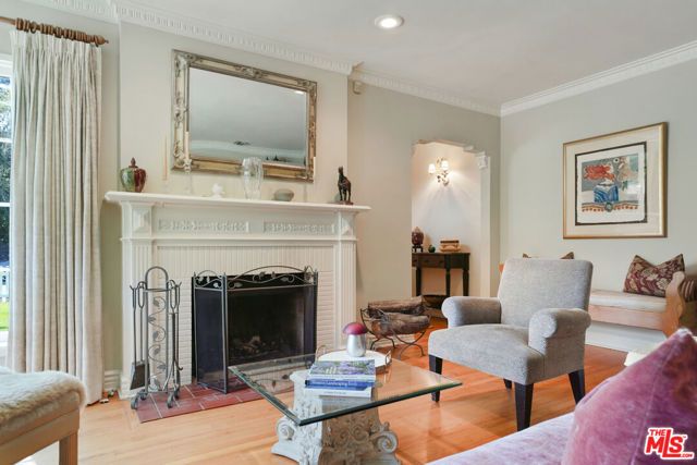4648 Columbus Avenue, Sherman Oaks, CA 91403