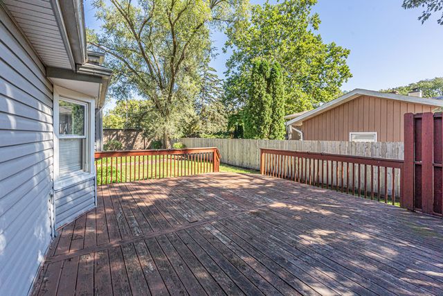 4 Tamarack Avenue, Naperville, IL 60540