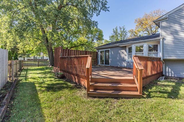 4 Tamarack Avenue, Naperville, IL 60540