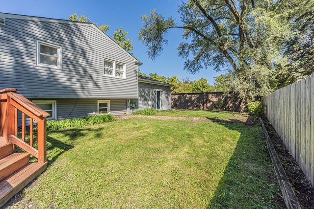 4 Tamarack Avenue, Naperville, IL 60540