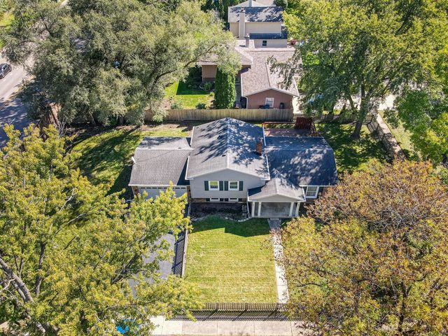 4 Tamarack Avenue, Naperville, IL 60540
