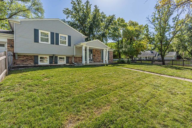 4 Tamarack Avenue, Naperville, IL 60540