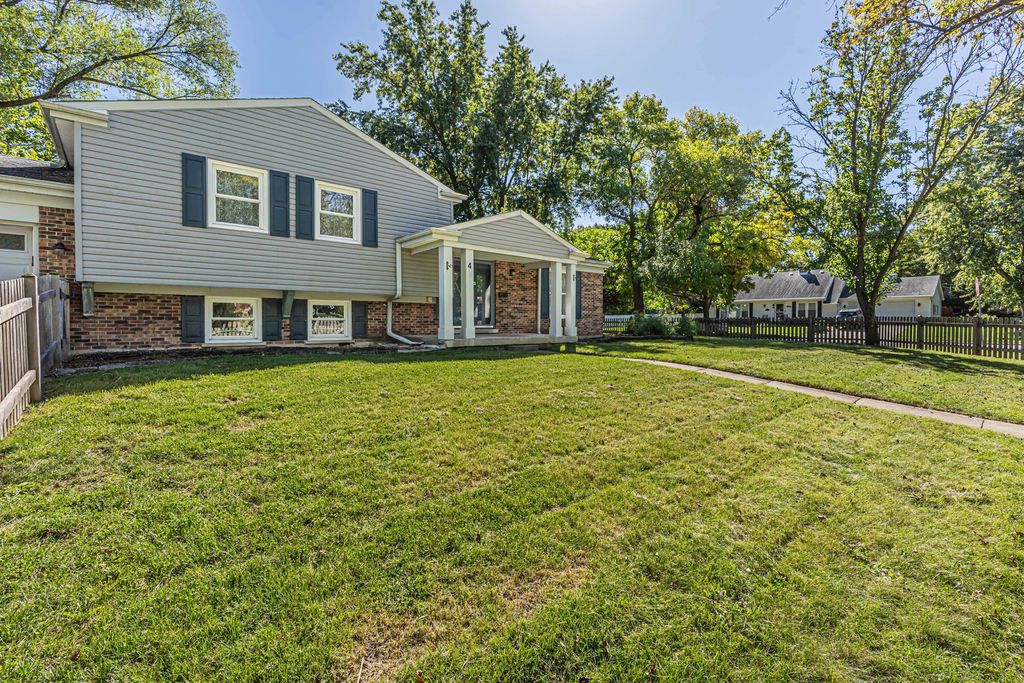 4 Tamarack Avenue, Naperville, IL 60540 — photo 4