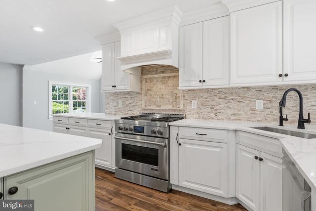 40 BEVERLY HILLS DR, Ivyland, PA 18974