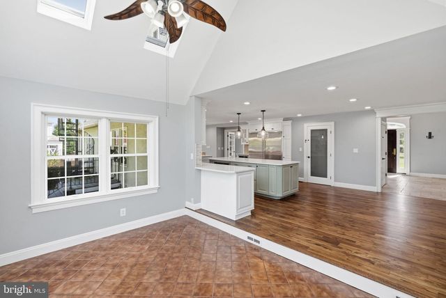 40 BEVERLY HILLS DR, Ivyland, PA 18974