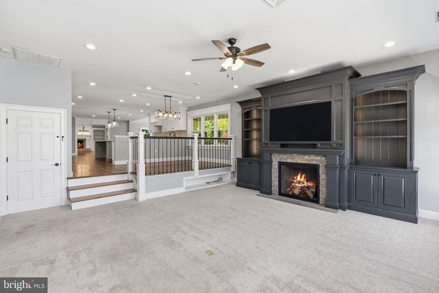 40 BEVERLY HILLS DR, Ivyland, PA 18974