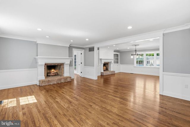 40 BEVERLY HILLS DR, Ivyland, PA 18974