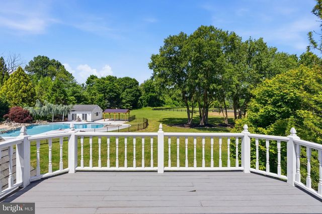 40 BEVERLY HILLS DR, Ivyland, PA 18974