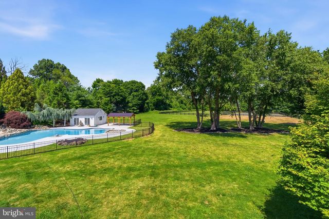 40 BEVERLY HILLS DR, Ivyland, PA 18974