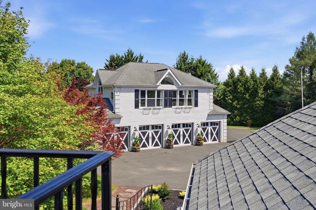 40 BEVERLY HILLS DR, Ivyland, PA 18974