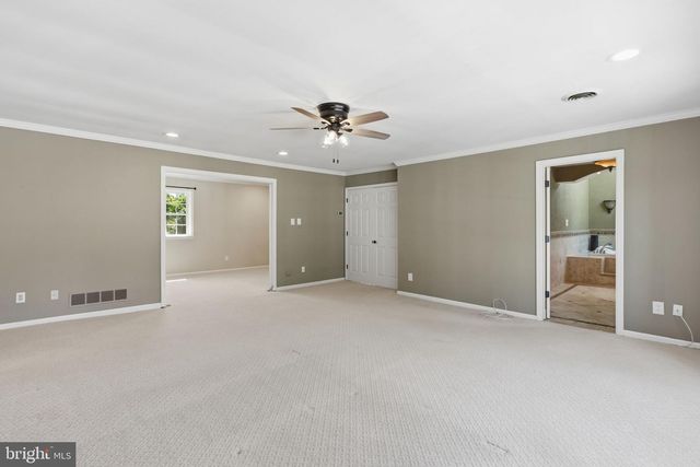 40 BEVERLY HILLS DR, Ivyland, PA 18974