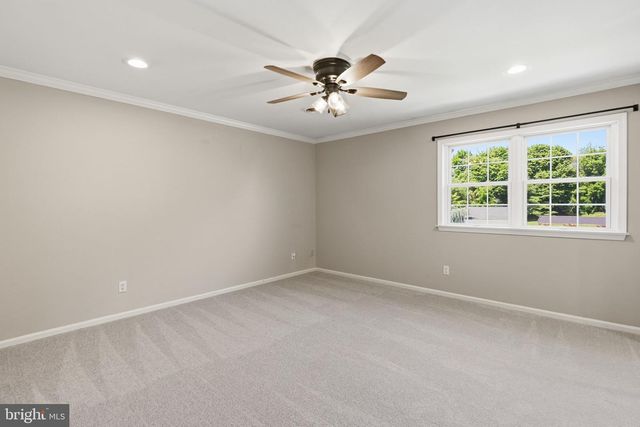 40 BEVERLY HILLS DR, Ivyland, PA 18974