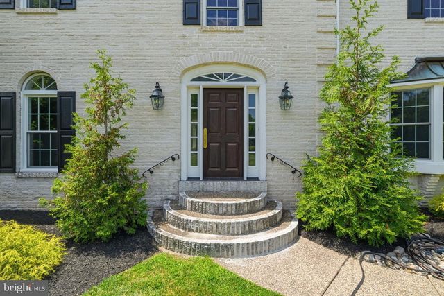 40 BEVERLY HILLS DR, Ivyland, PA 18974