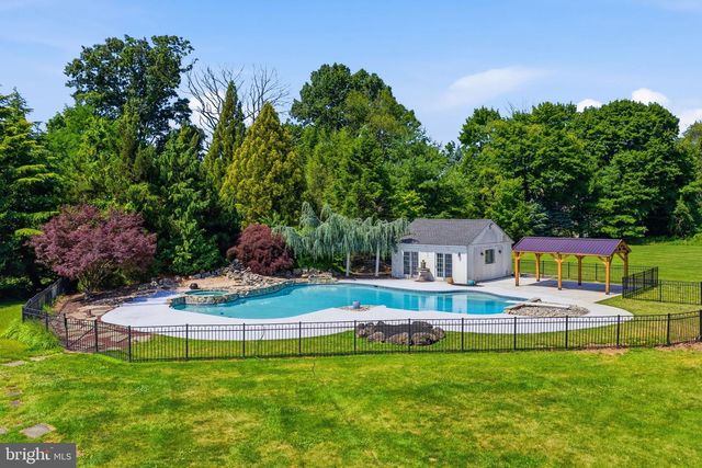40 BEVERLY HILLS DR, Ivyland, PA 18974