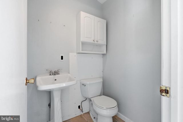 40 BEVERLY HILLS DR, Ivyland, PA 18974