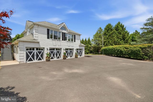 40 BEVERLY HILLS DR, Ivyland, PA 18974