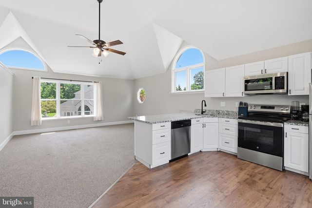 40 BEVERLY HILLS DR, Ivyland, PA 18974