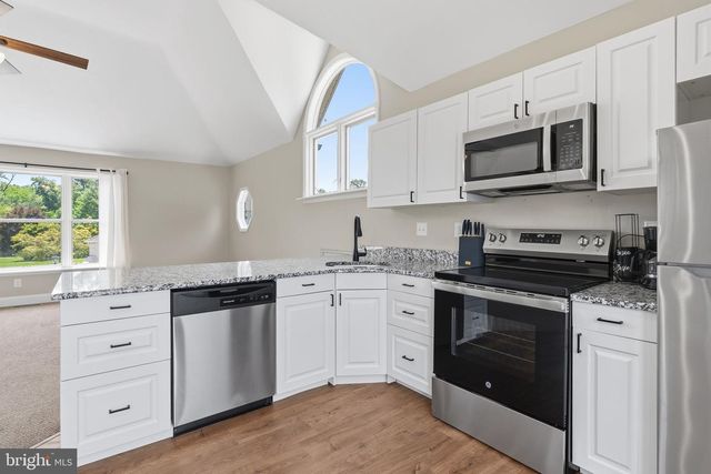 40 BEVERLY HILLS DR, Ivyland, PA 18974