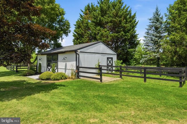 40 BEVERLY HILLS DR, Ivyland, PA 18974