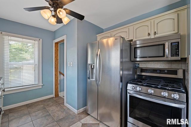 2416 30TH Street, Rock Island, IL 61201