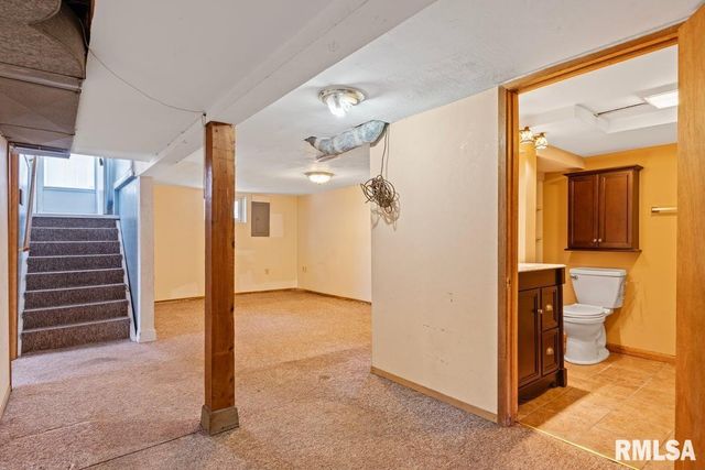 2416 30TH Street, Rock Island, IL 61201