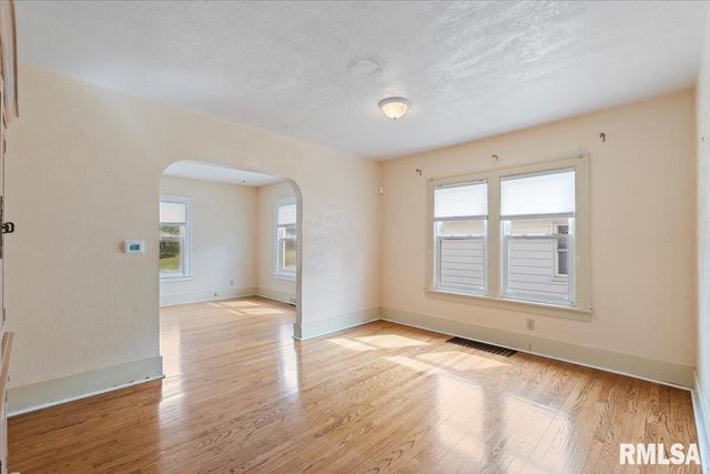 2416 30TH Street, Rock Island, IL 61201