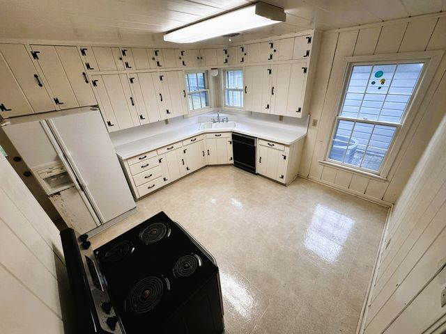 305 Grace Lane, Terrell, TX 75160