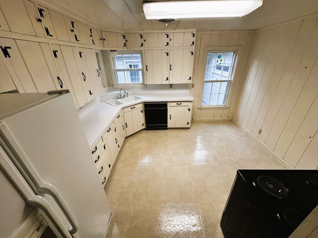305 Grace Lane, Terrell, TX 75160