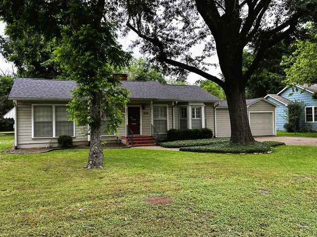 305 Grace Lane, Terrell, TX 75160