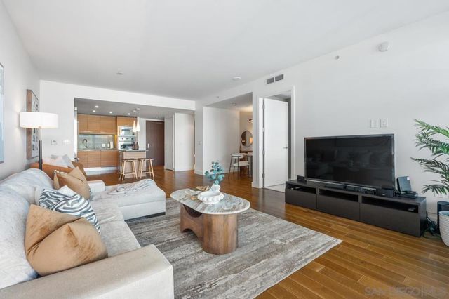 1325 Pacific Hwy 706, San Diego, CA 92101