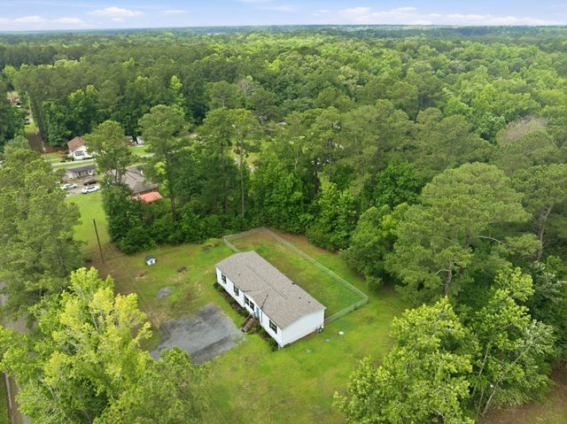 128 Kozy Corner Road, Moncks Corner, SC 29461