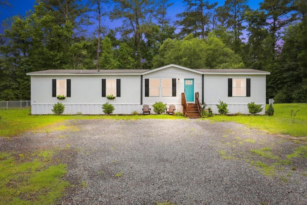 128 Kozy Corner Road, Moncks Corner, SC 29461