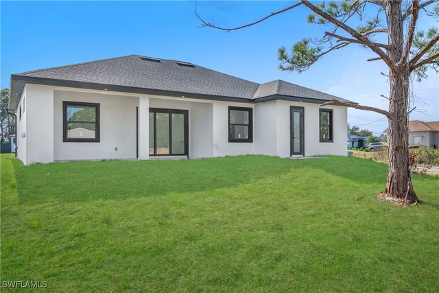 3418 8th ST SW, Lehigh Acres, FL 33976