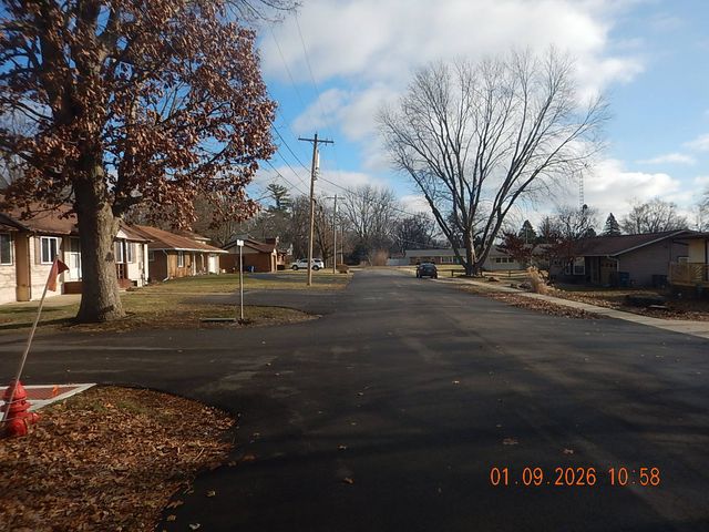 525 E Marion Street, Princeton, IL 61356