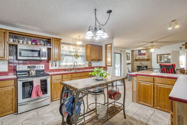 4406 Appletree Court, Granbury, TX 76048